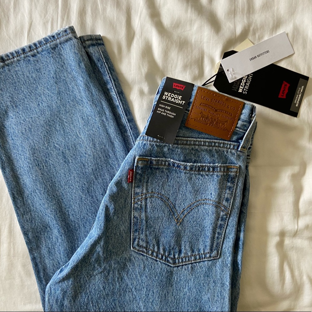 Levi’s Wedgie Straight High Rise Jeans Size 24 NWT